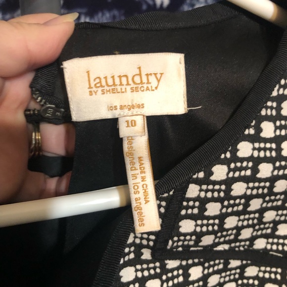 Laundry by Shelli Segal - Picture 2 of 2